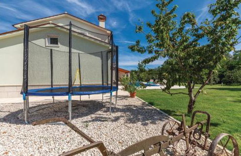 4 Bedroom Gorgeous Home In Pican - Photo 19