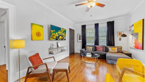 Bright and Restful 2BR near Uptown with Balcony - Foto 2