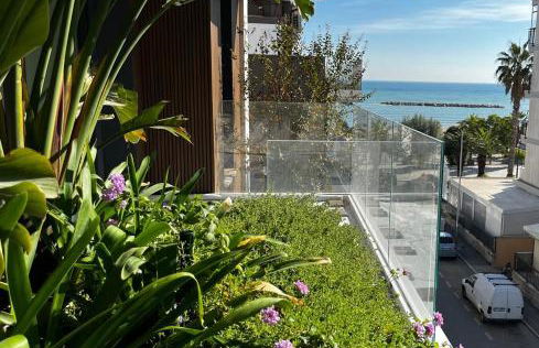 BLUESuite - Nuovissimo trilocale a 30m dalla spiaggia, con terrazza sul mare e box - Foto 2