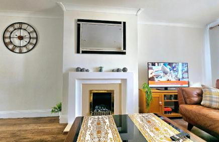 Cosy and spacious Home -Free parking, Free WiFi- sleeps 5 by FINNA Properties Ltd - Foto 8