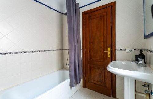 Casa Lili - Shared Pool - Close to Seafront Promenade - Sea Views from upper terrace - Foto 50