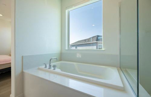 Modern Charming 4BR Home, Family Friendly, Office Space, Fast WiFi, Free Parking - Foto 29