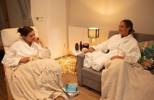 Luxury Silver Birch Lodge: Hot Tub/BBQ/Fire Pit - Foto 14