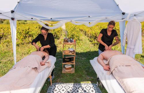 Suite romantique avec jacuzzi privatif - Photo 18