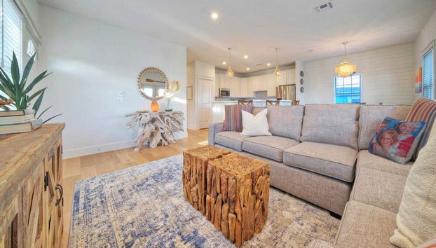 Priv Pool & Yard w/ Putting Green! Newly Remodeled Always Sunny by Avantstay - Foto 4, Interior