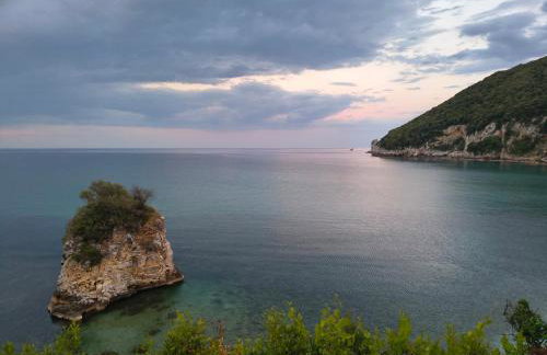 Kamari Guesthouse - Photo 1