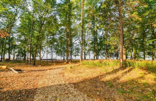 Walk to Lake Barkley! Family Home with Outdoor Oasis - Foto 28