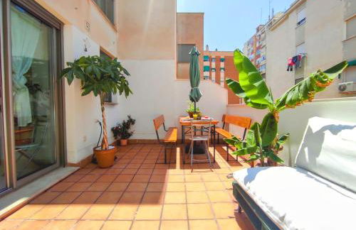 Manuela Nogales Apartments! - Photo 8