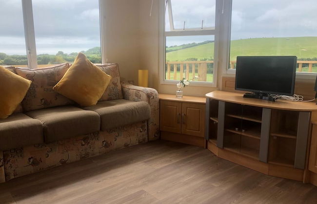 Captivating 2-bed Static Caravan in Holyhead - Photo 17