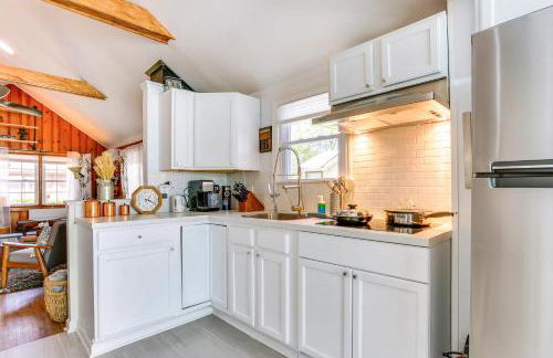 All-Season Vernon Township Lake House Retreat! - Foto 2