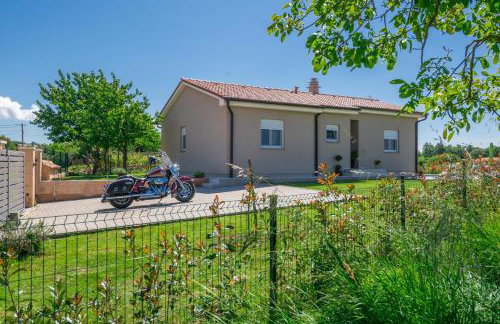 Family holiday house with private pool and playground - Foto 49