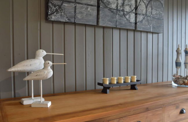 Modern Waterfront Chalet - Photo 20