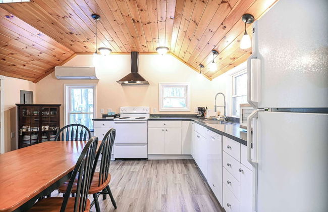 Cottage by the Pond The Perfect Cozy Escape! - Photo 8