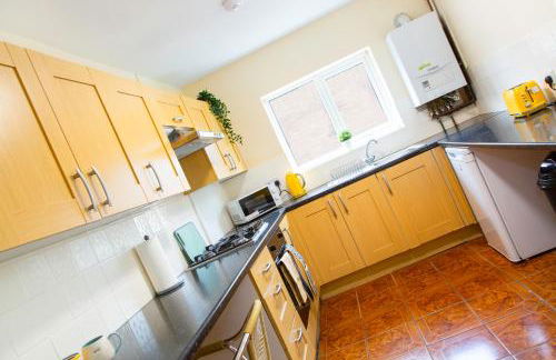 3 Bedroom House, Free Parking and Self Check In - Foto 12