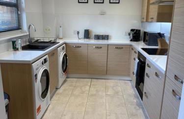 Dunfermline 2 Bed Flat Fully Furnished - Foto 4