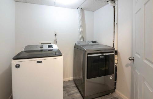 3BR Home for 8 - Only 5 Minutes to Ark - Foosball - Foto 16