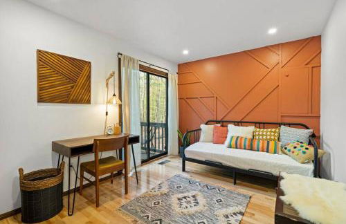 The Blue Forest Chalet - Kayak, Hike, Hot Tub - Foto 20