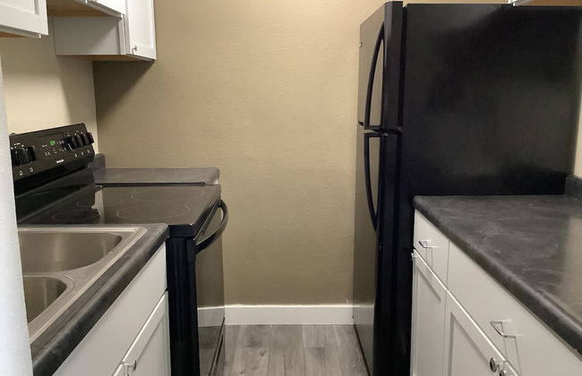 Silver Spur Vintage Inn & Suites - Photo 30