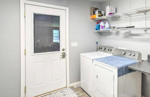 Bloomington Family Home - Private Deck and Yard - Foto 23