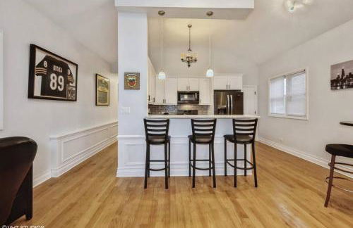 2-Bed 2-Bath Apt - Close to UC w/ Free Parking - Foto 1