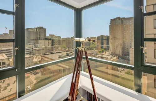 Penthouse Perfection with Unmatched Skyline Views - Foto 10