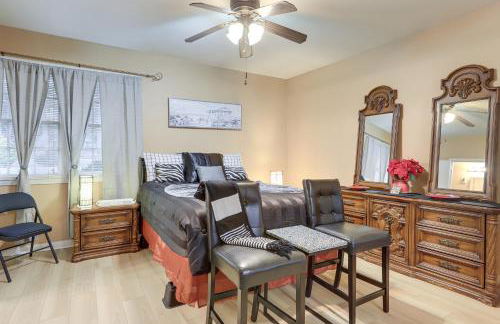 Charming Stone Mountain Studio Deck and No Steps - Foto 15