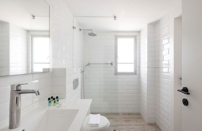 Bauhaus Boutique by TLV2rent - Photo 70