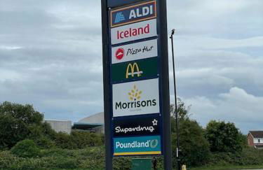 Stylish 3 Bedroom and free parking - Foto 19