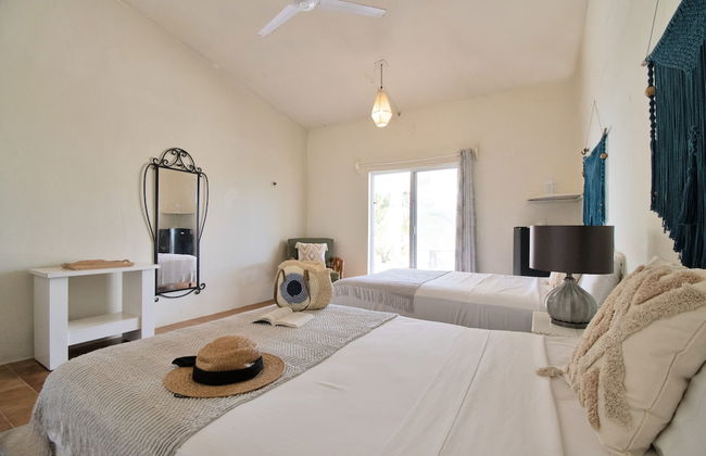 Arena y Mar Beachfront House, El Cuyo by The Spot Rentals - Foto 5