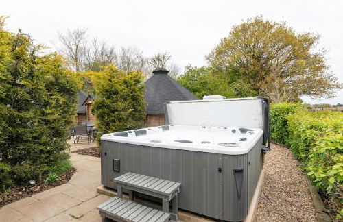 The Old Railway cottage with hot tub - Foto 41