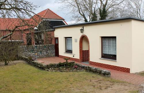 Bungalow in Alt Bukow Near the Beach - Photo 1