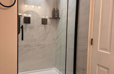 Huge Private Suite with Pool Table, Sauna & Fire Pit - Foto 13