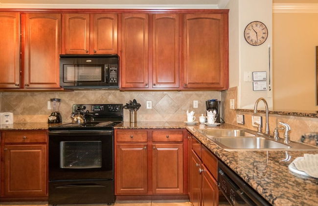 10 miles to Disney World, 2 pools, fitness room, WiFi, balcony, washer, dryer, kitchen - Foto 15