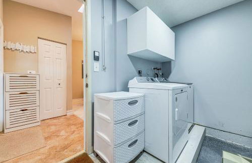 Riverfront Backyard and Grill Sunrise Family Home - Foto 22