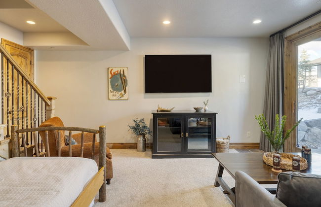 Blue Skies Lakeside Family-friendly Getaway w Hot Tub BBQ - Foto 14