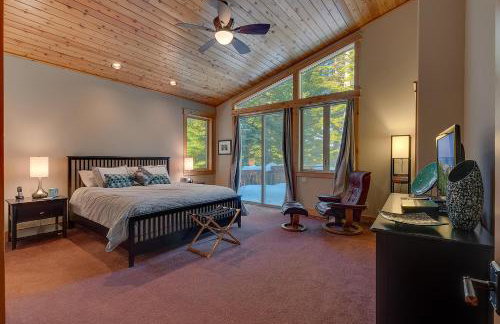 Skislope Manor - Spacious Tahoe Donner 4 BR with Gorgeous Home Theater and Hot Tub - Foto 14