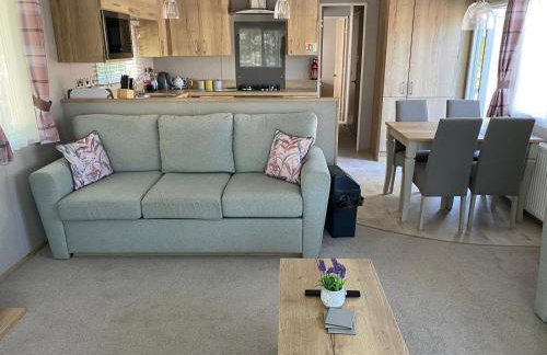Coghurst Hall Holiday Home Sleeps 6, 2 bedrooms - Foto 18