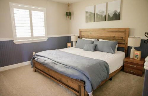 Huge immaculate home! Memories await! - Photo 10