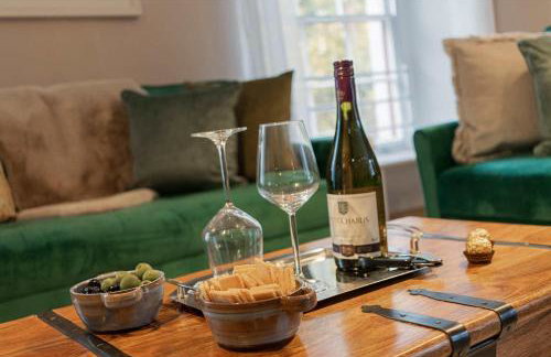 Gallery Lodge Holiday Home - Short Stays UK - Photo 8