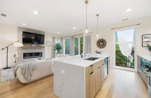 Comfy 3-BD Apt near United Center with Balcony - Foto 15