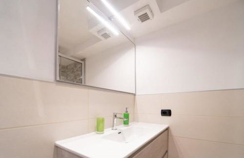 Lakefront Home with Private Beach Garage and AC - Photo 22