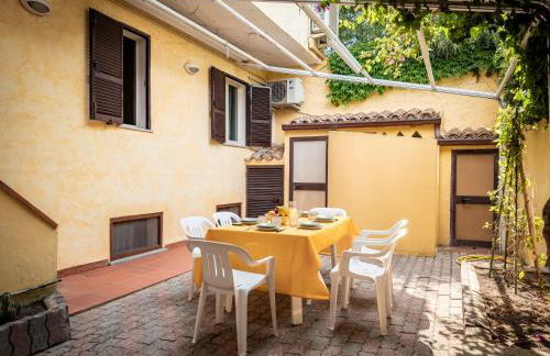 Casa Olivia - Casa indipendente nel centro di Cannigione a 3 minuti a piedi dal lungomare, 5 minuti a piedi dalla spiaggia più vicina e vicinissima alle spiagge più belle della Costa Smeralda - Foto 5