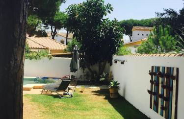 Villa Verde con Piscina a 800m de la Playa by Chiclana Dreams - Foto 36