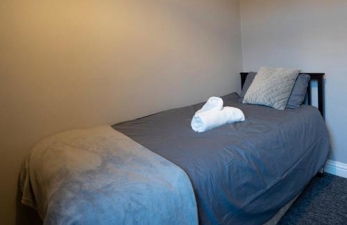 3Bed-Near A1 Motorway-FreeParking-by Holiday Homes - Foto 9