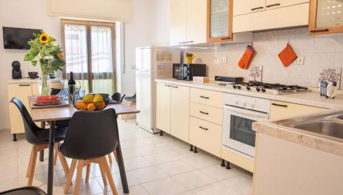 Casa Elisa La Caletta - Foto 4, furniture, stove