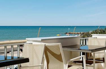 Seafront Apartment in Quarteira - Foto 4