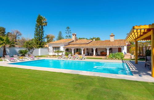 Villa Ramos by Villa Plus - Photo 2