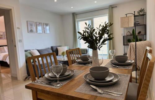 Lakeside Retreat - Spacious 1BR - Peaceful Base Near Wembley - Foto 2