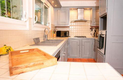 Villa 'Le Roc' pour 10, jardin et piscine - Foto 6