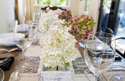 Stylish Lake Hs w/ hot tub: Walk to Blk Mtn Shops - Foto 9